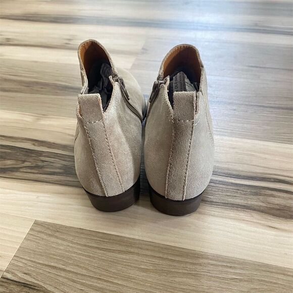 NEW Lucky Brand Women's Taupe Suede Leather Ankle Bootie Size 8.5 Zip Closure - Picture 3 of 9